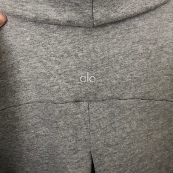 Alo Haze sweatshirt in Dove Grey, size small - Picture 5 of 5